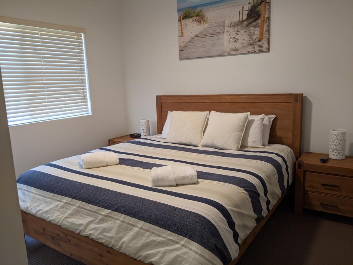 קלונדרה Moorings Beach Resort מראה חיצוני תמונה