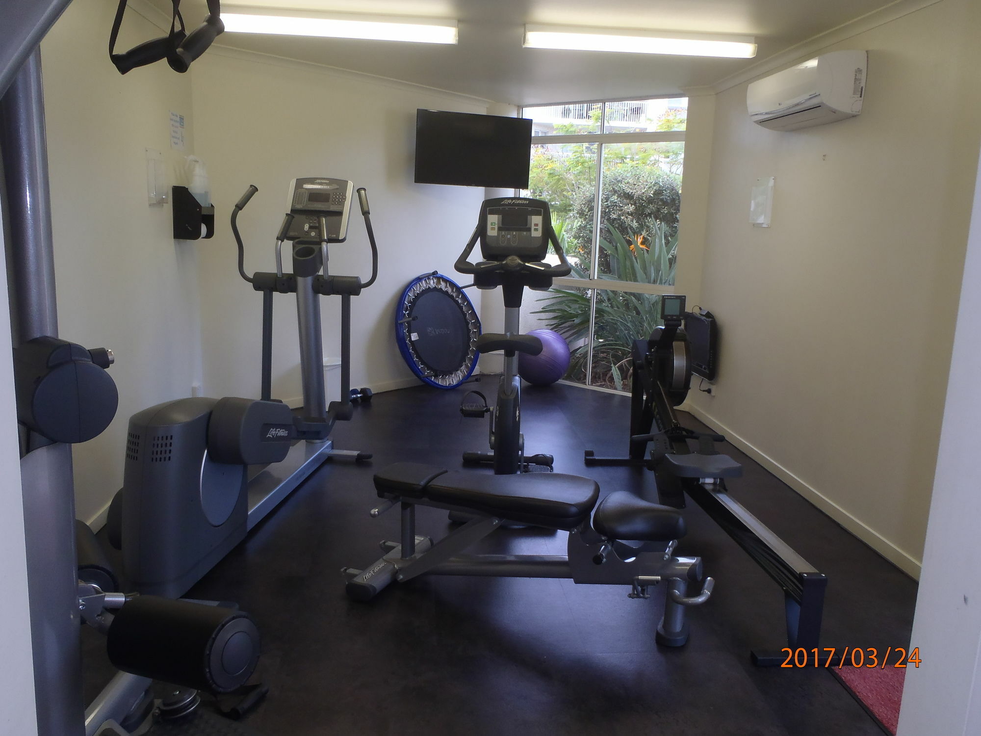 קלונדרה Moorings Beach Resort מראה חיצוני תמונה